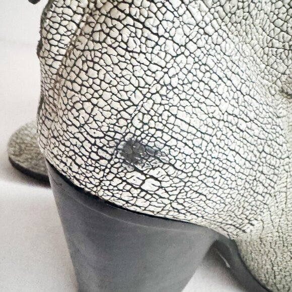 Rag & Bone Newbury Crackled Leather Classic Back Zip Booties 40 - Picture 6 of 10